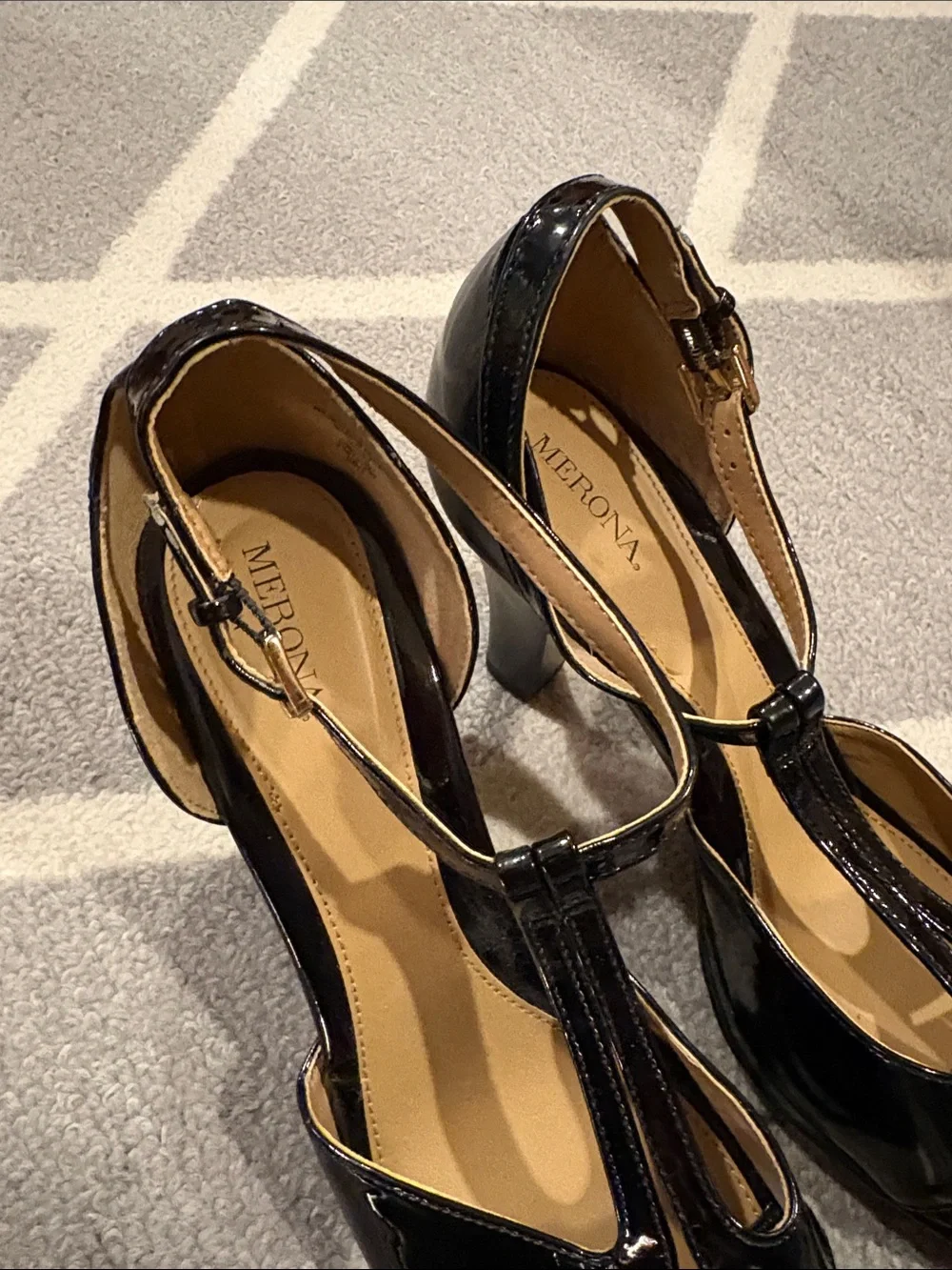 Merona Black Patent T-Strap Heeled Sandals